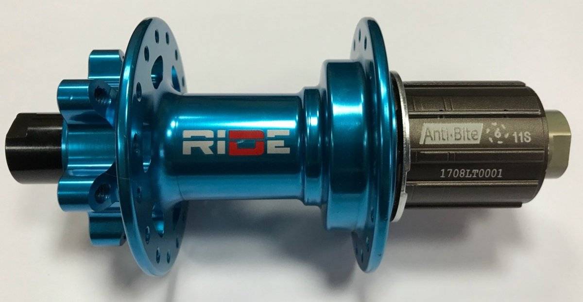Втулка велосипедная RIDE Enduro, задняя, под кассету, 32h, синий, RREAB3212X142LBL, изображение  - НаВелосипеде.рф