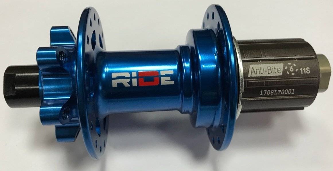 Велосипедная втулка RIDE Enduro, задняя, под кассету, 32h,  синий, RREAB3212X142BL, изображение  - НаВелосипеде.рф