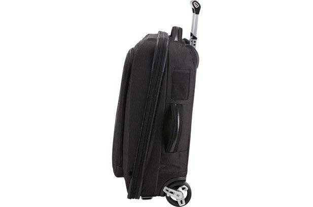 thule crossover 38l rolling carry on