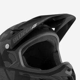 Козырек к шлему Bluegrass Visor Intox, Black Camo, 5VISG0900NO, изображение  - НаВелосипеде.рф