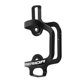 Флягодержатель Merida Alloy sideload, Black/ White Shiny, 2124003483, изображение  - НаВелосипеде.рф