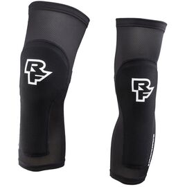 Наколенники Race Face Charge Knee, Stealth, 2024, RFAB005003, Вариант УТ-00366427: Размер: L, Цвет: Stealth, изображение  - НаВелосипеде.рф